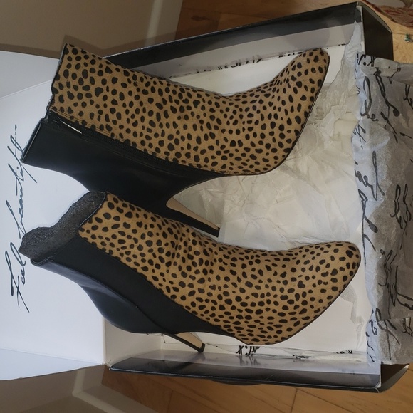 WHBM Blaze Leopard Ankle Boots EUC 8.5 - Picture 1 of 9